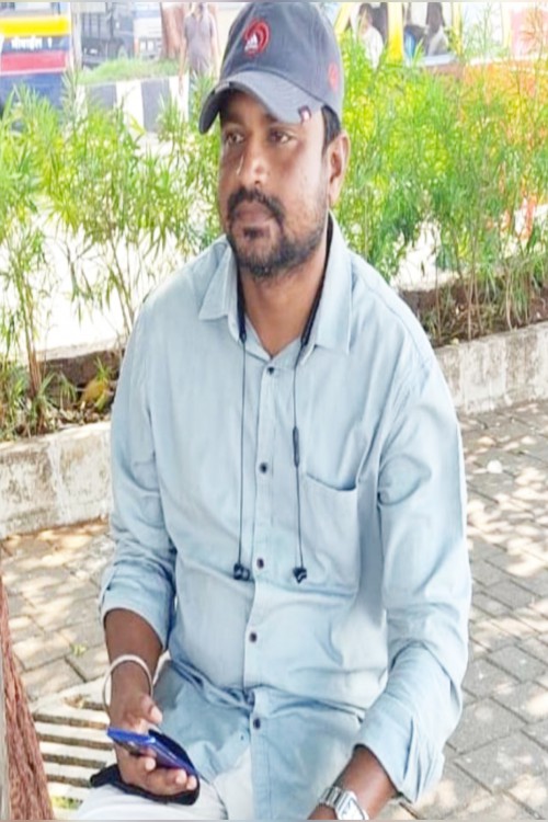 Loading Photo(s) of Kongu Vellala Gounder Matrimonial Groom - Sathishkumar [GK13095]